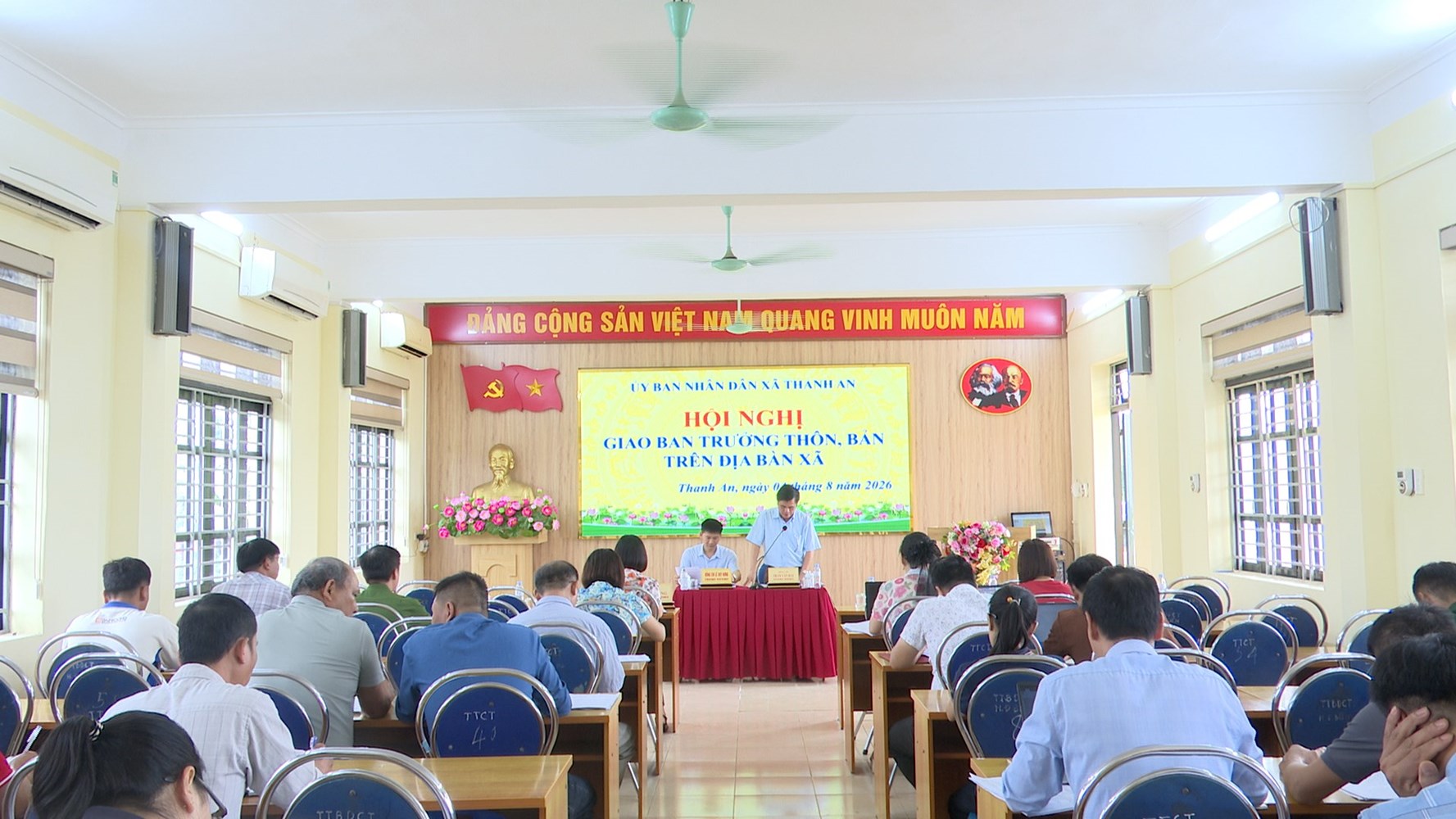 HỘI NGHỊ GIAO BAN VỚI TRƯỞNG THÔN, BẢN TRÊN ĐỊA BÀN XÃ THANH AN