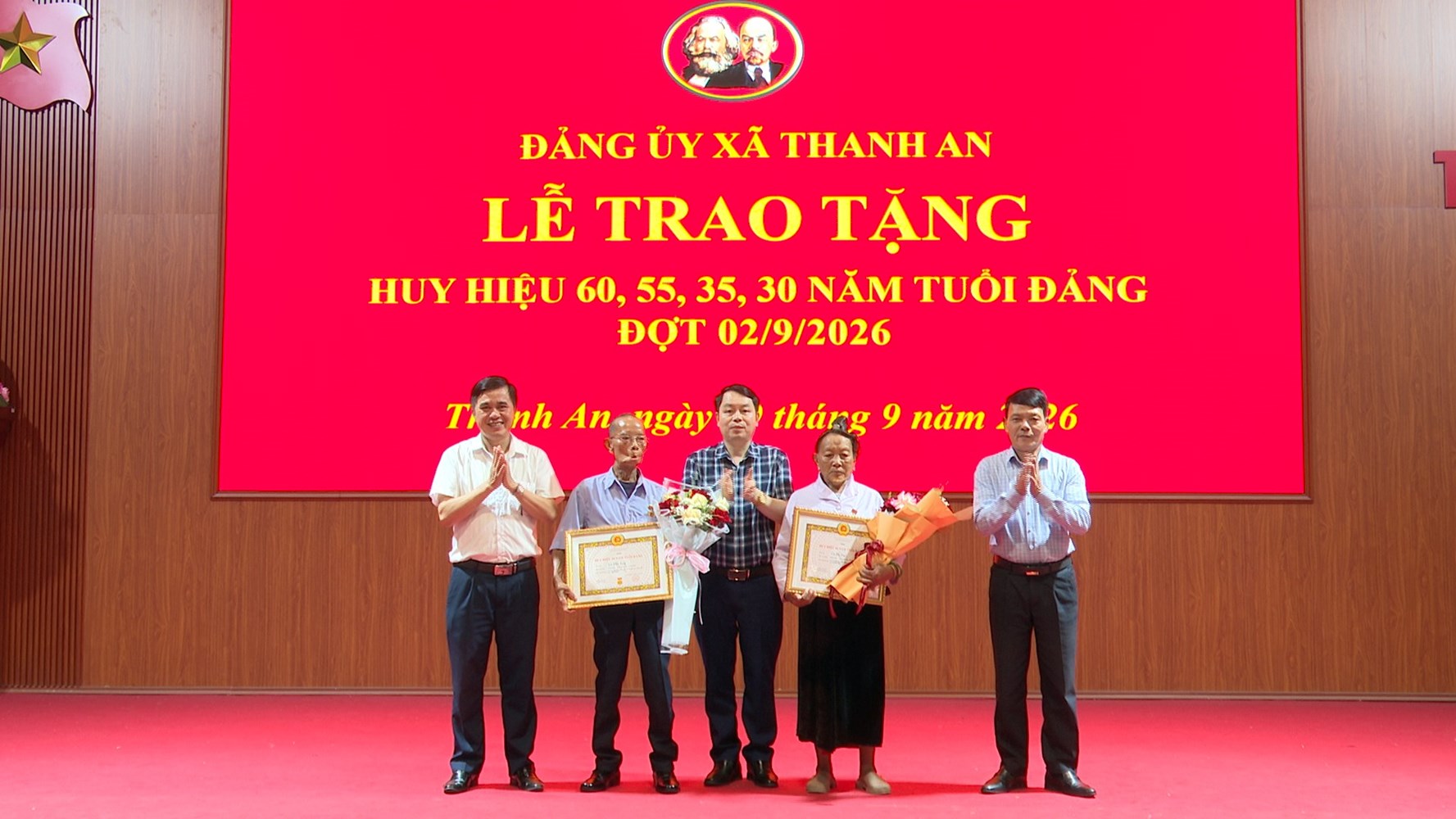 XÃ THANH AN: 49 ĐẢNG VIỆN ĐƯỢC TRAO TẶNG HUY HIỆU ĐẢNG ĐỢT 2/9