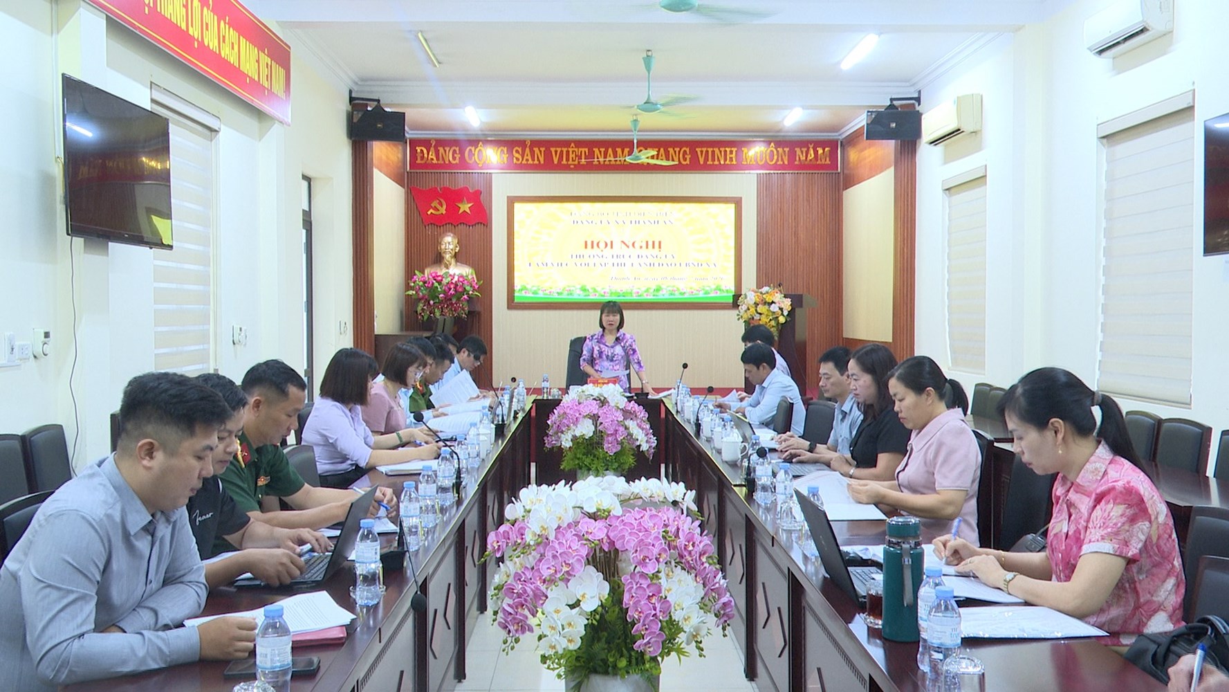 THANH AN: THƯỜNG TRỰC ĐẢNG ỦY XÃ LÀM VIỆC VỚI LÃNH ĐẠO UBND XÃ