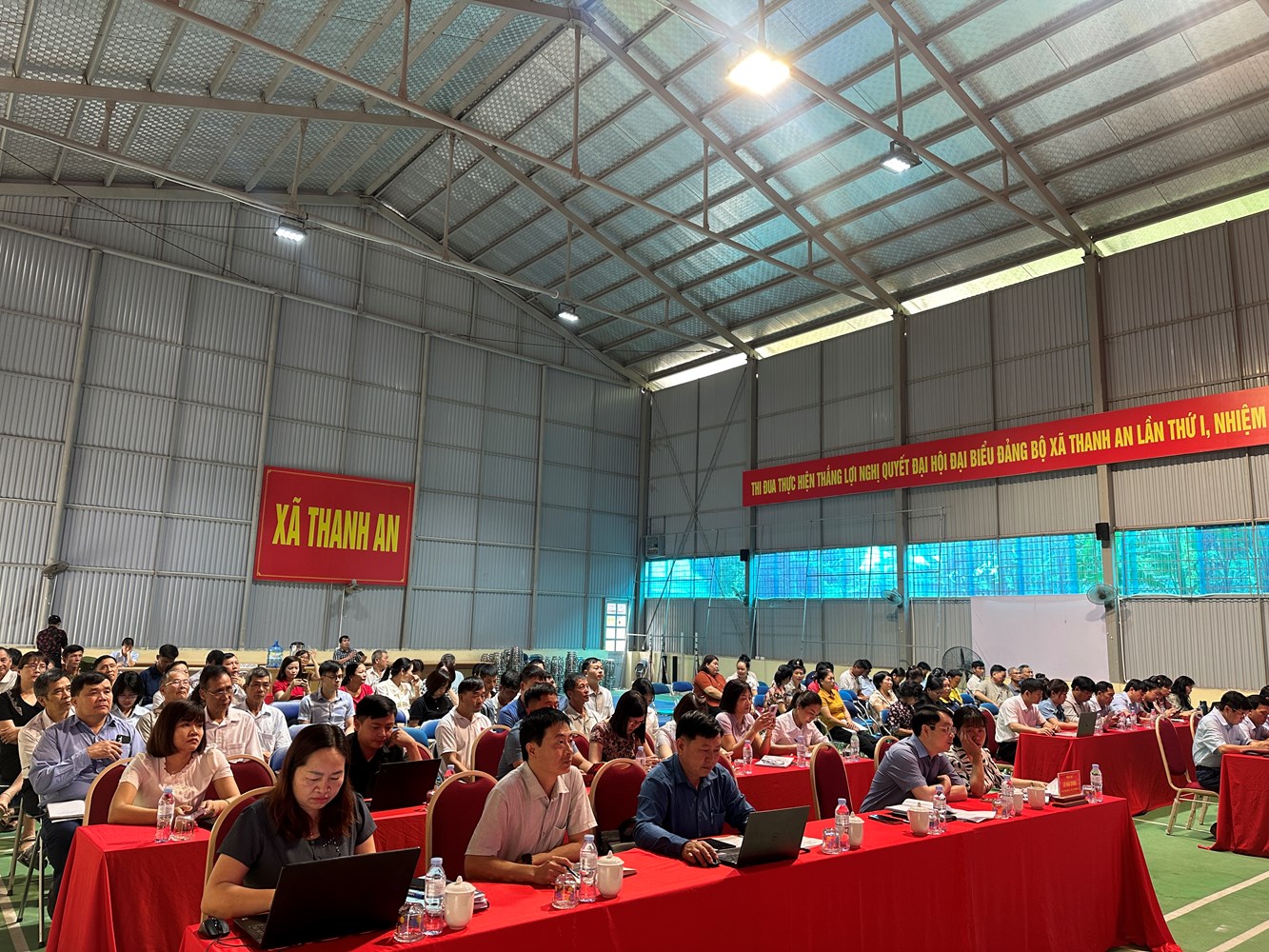 HỘI NGHỊ HỌC TẬP, QUÁN TRIỆT VÀ TRIỂN KHAI CÁC VĂN BẢN MỚI CỦA TRUNG ƯƠNG, CỦA TỈNH