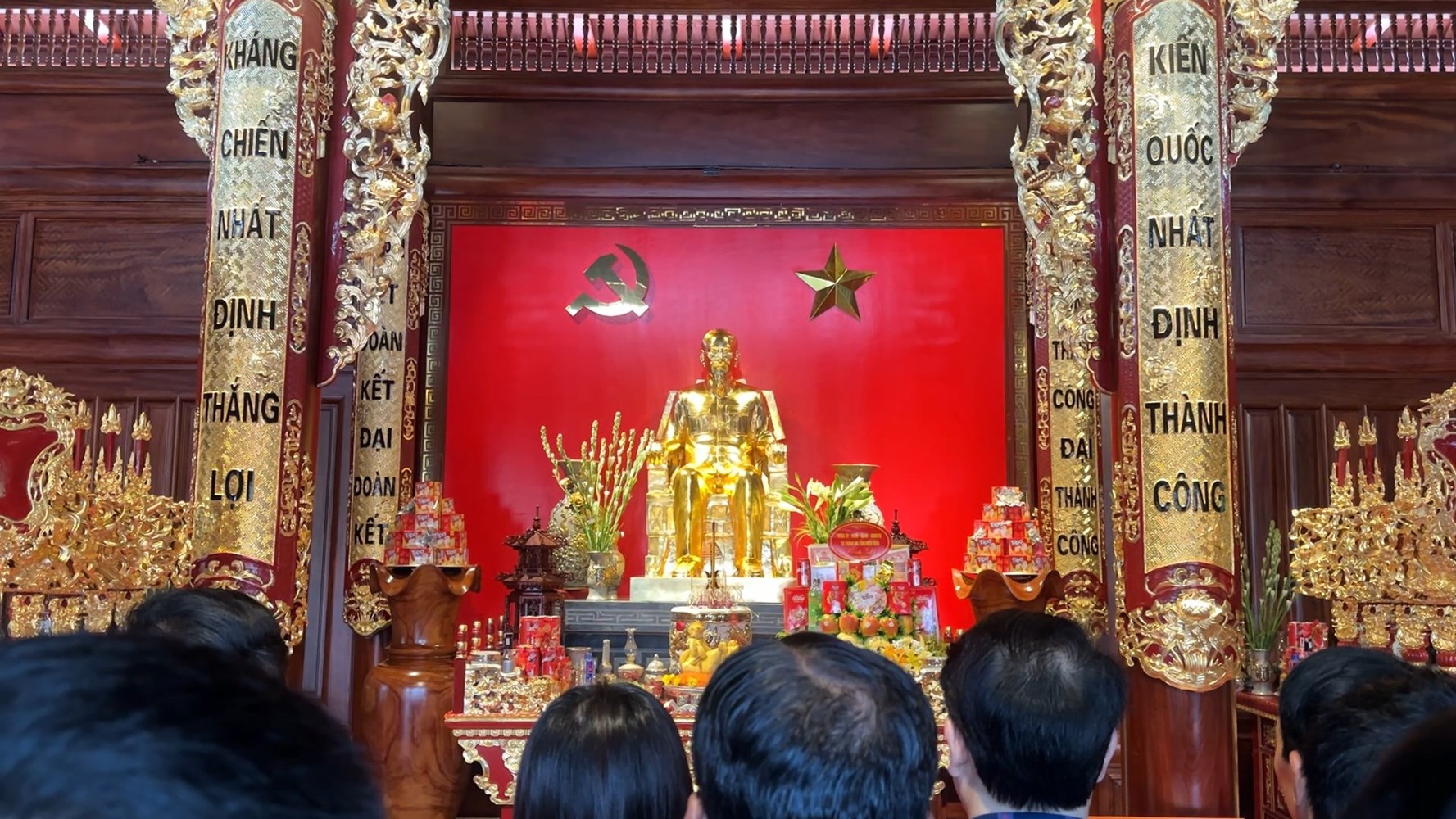 XÃ THANH AN DÂNG HƯƠNG TƯỞNG NIỆM CHỦ TỊCH HỒ CHÍ MINH