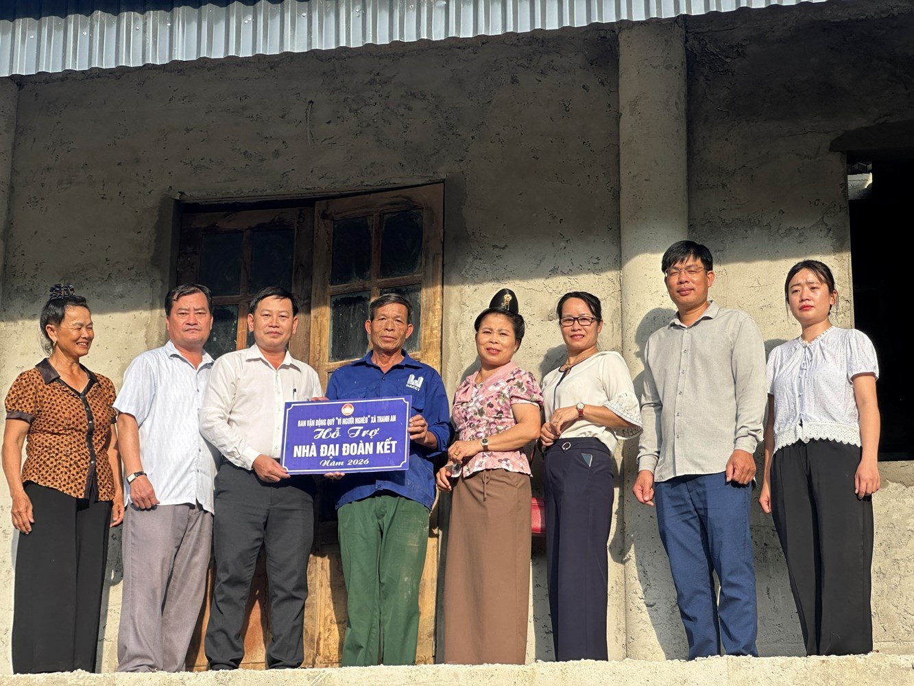 MẶT TRẬN TỔ QUỐC XÃ THANH AN BÀN GIAO NHÀ ĐẠI ĐOÀN KẾT CHO HỘ NGHÈO